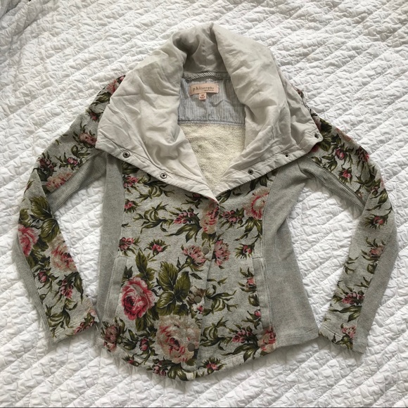 Philosophy Tops - Gray Floral Sweatshirt w/ Asymmetric Buttoning